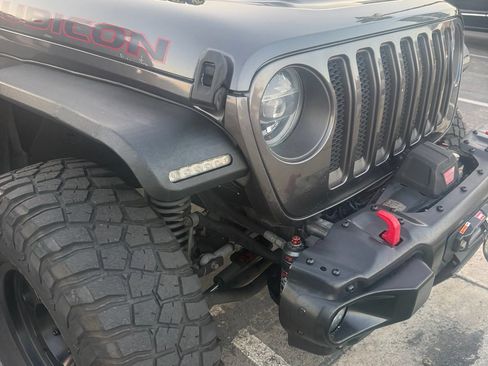 Used 2018 Jeep Wrangler Unlimited Rubicon AWD/4WD image 3
