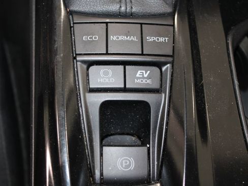 Used 2025 Toyota Camry LE FWD image 26