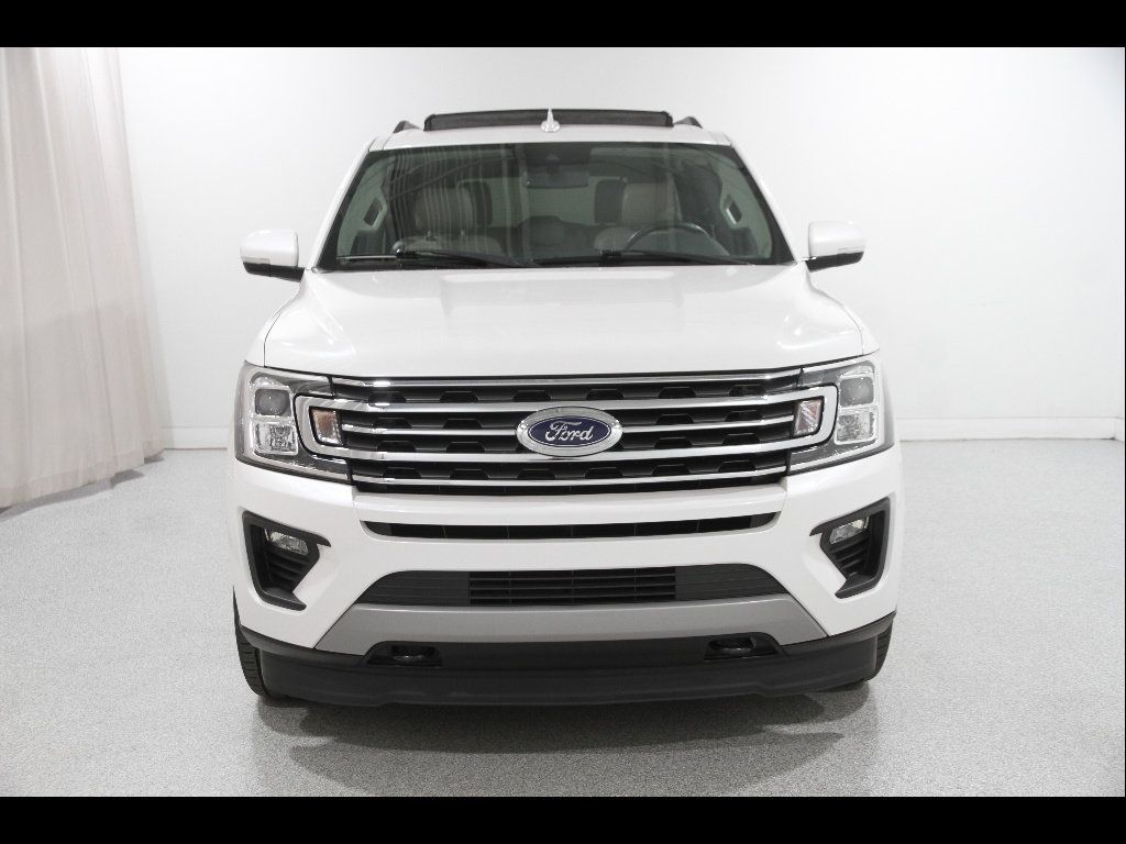 Used 2019 Ford Expedition XLT w/ Equipment Group 202A AWD/4WD image 2