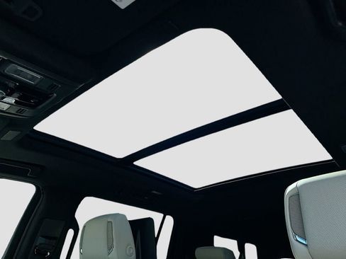 New 2026 Cadillac Escalade ESV Sport w/ Touring Package AWD/4WD image 28