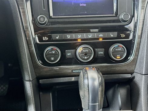 Used 2017 Volkswagen Passat 1.8T SE image 23