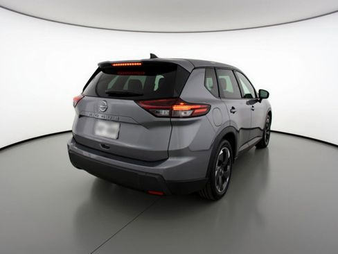 Used 2025 Nissan Rogue SV image 9