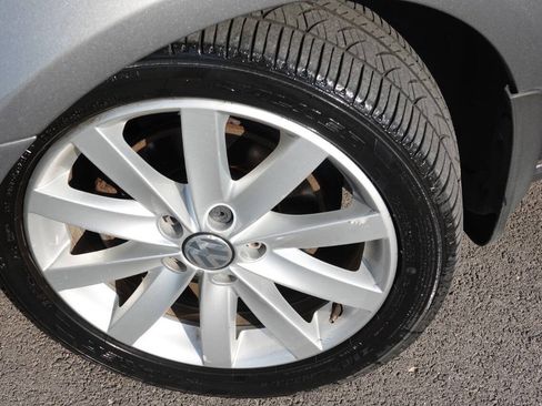 Used 2011 Volkswagen Golf TDI FWD image 42