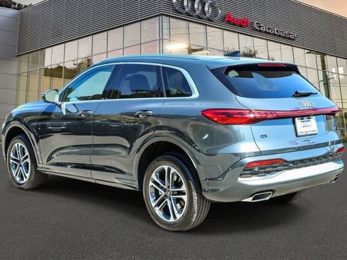 Used 2025 Audi Q5 Premium w/ Convenience Package AWD/4WD image 2