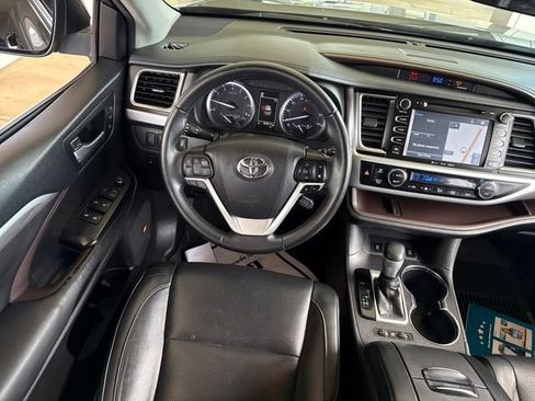 Used 2018 Toyota Highlander Limited AWD/4WD image 13