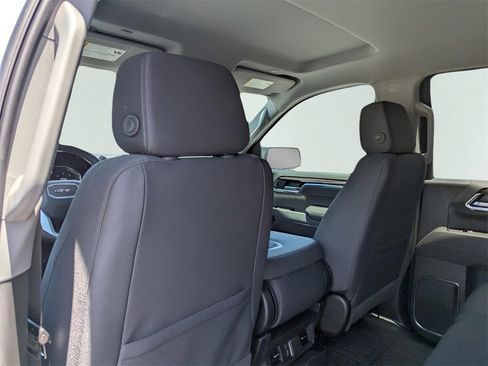 New 2025 GMC Sierra 1500 Elevation image 14