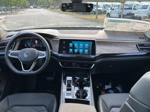 New 2026 Volkswagen Atlas SE image 10