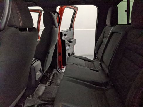 Used 2025 Nissan Frontier PRO-4X AWD/4WD image 19
