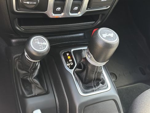 Used 2024 Jeep Wrangler Sport AWD/4WD image 19