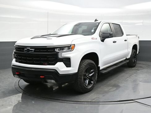 Used 2023 Chevrolet Silverado 1500 LT Trail Boss w/ Protection Package AWD/4WD image 2