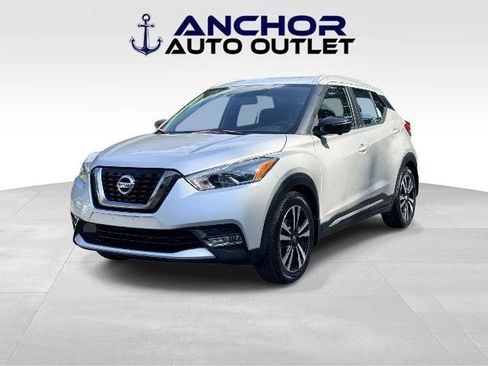 Used 2019 Nissan Kicks SR FWD image 4