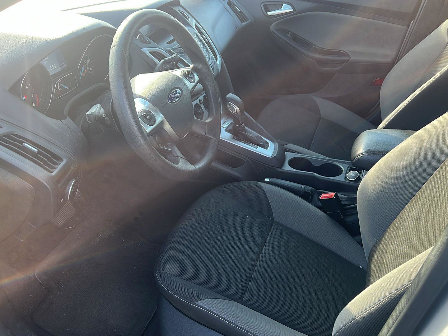 Used 2014 Ford Focus SE FWD image 16