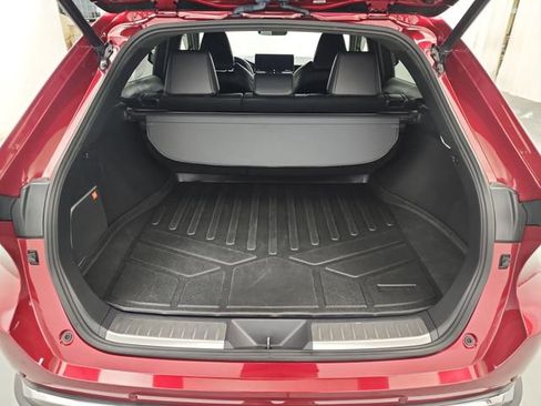 Used 2021 Toyota Venza XLE w/ Softex Package image 20