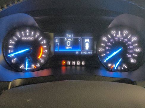 Used 2018 Ford Explorer XLT image 23