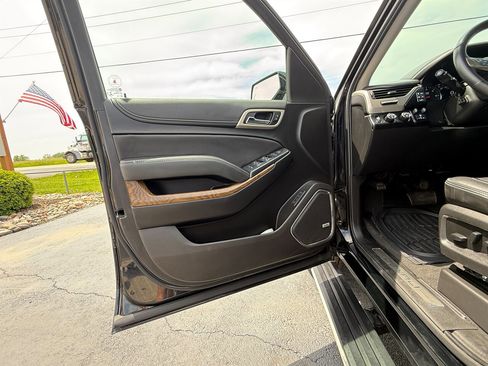 Used 2020 GMC Yukon Denali w/ Denali Ultimate Package AWD/4WD image 33
