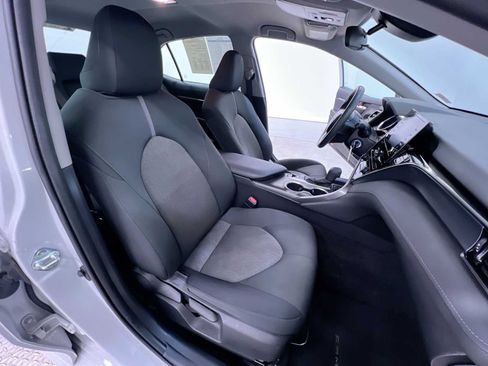 Used 2022 Toyota Camry LE w/ Carpet Mat Package (TMS) AWD/4WD image 35