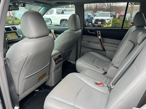 Used 2012 Toyota Highlander Limited w/ Tow Pkg image 15