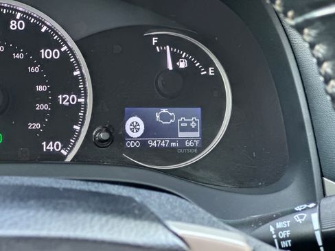 Used 2015 Lexus CT 200h image 27