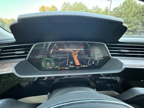 Used 2019 Audi e-tron Premium Plus image 18