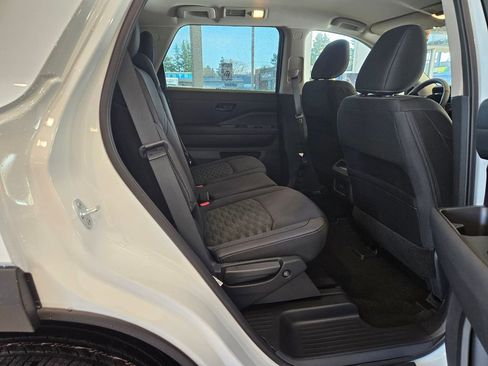 New 2025 Nissan Pathfinder SV w/ Black Appearance Package AWD/4WD image 28