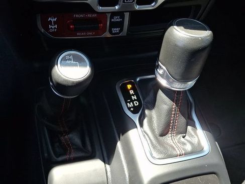 Used 2023 Jeep Gladiator Rubicon w/ LED Lighting Group AWD/4WD image 14