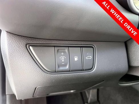 Certified 2025 Genesis G70 2.5T image 17