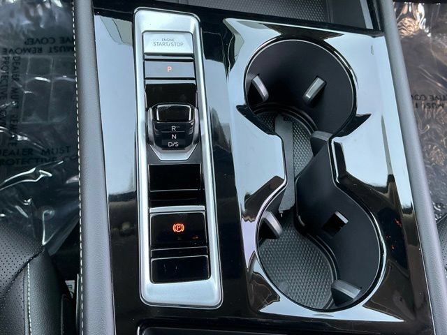 Used 2025 Volkswagen Atlas SE FWD image 28