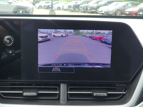 Used 2024 Chevrolet Trax RS FWD image 23