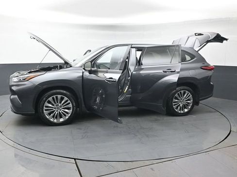 Used 2023 Toyota Highlander Platinum image 55