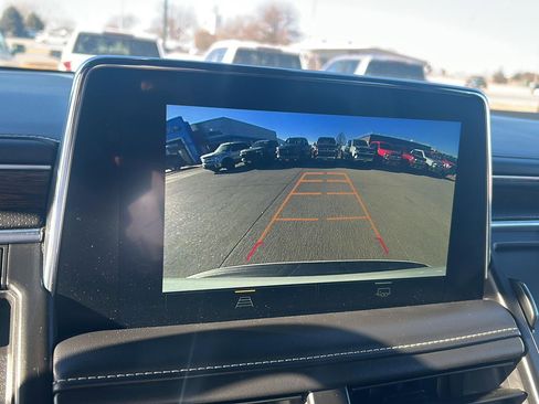 Used 2024 Chevrolet Suburban Premier image 61