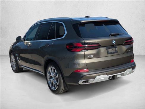 New 2026 BMW X5 xDrive50e image 9