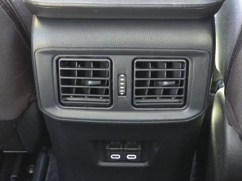 Used 2024 Toyota RAV4 XLE AWD/4WD image 31