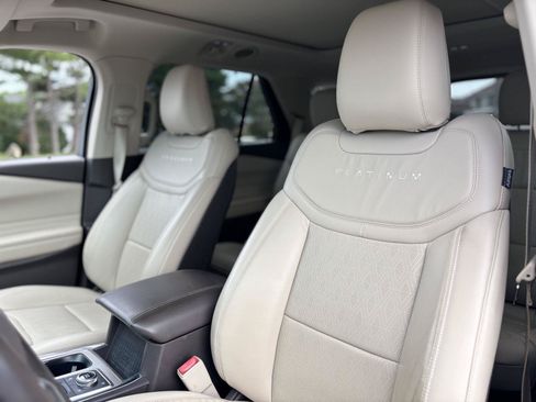 Used 2020 Ford Explorer Platinum w/ Premium Technology Package AWD/4WD image 19