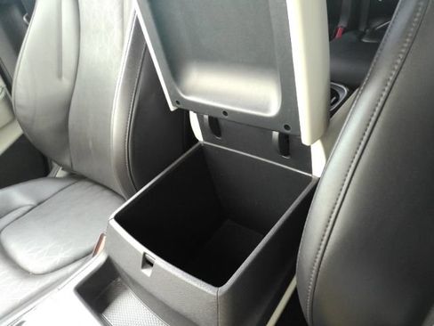 Used 2024 Kia Carnival EX FWD image 57