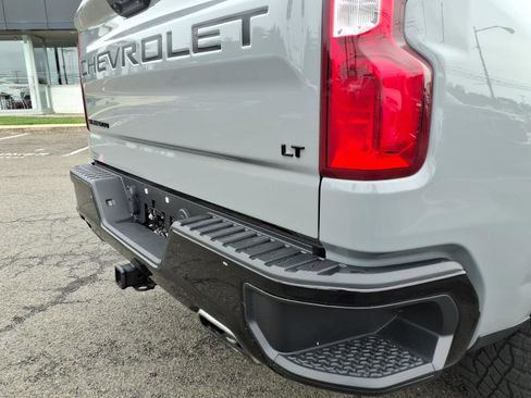 Used 2024 Chevrolet Silverado 1500 LT Trail Boss w/ Convenience Package II AWD/4WD image 17
