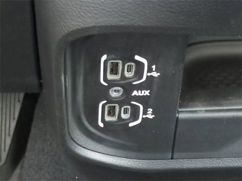 Used 2024 RAM 3500 Big Horn w/ Towing Technology Group image 25