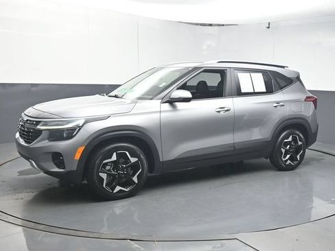 Used 2025 Kia Seltos S FWD image 4