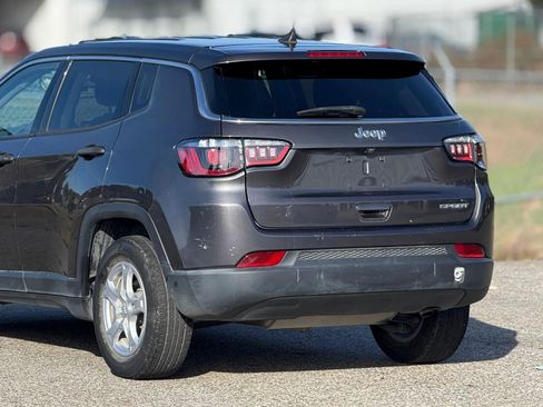 Used 2022 Jeep Compass Sport image 16