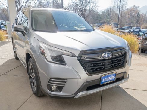 Used 2023 Subaru Forester Touring image 2