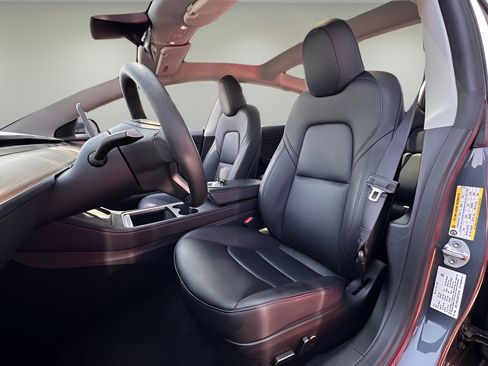 Used 2023 Tesla Model 3 Standard Range RWD image 6