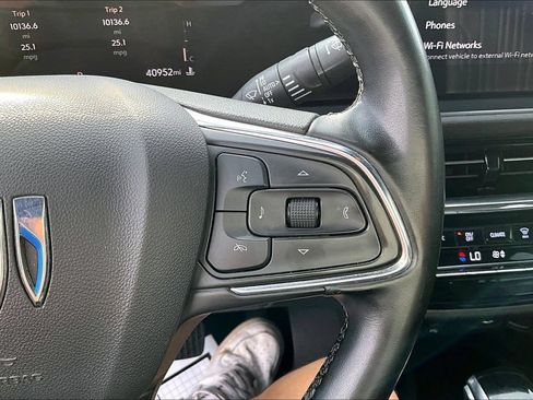 Used 2025 Buick Envista Avenir FWD image 18