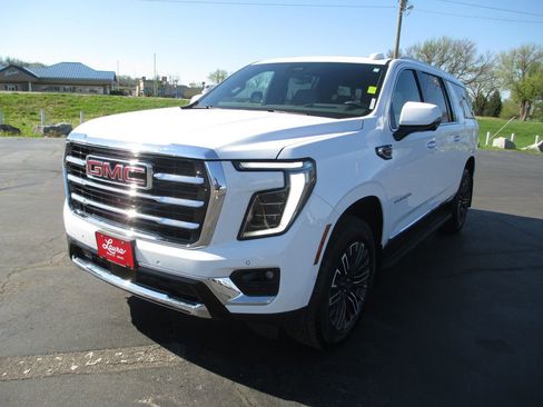Used 2025 GMC Yukon XL Elevation w/ Elevation Premium Package image 11