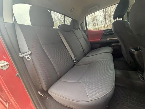 Used 2020 Toyota Tacoma SR5 image 23