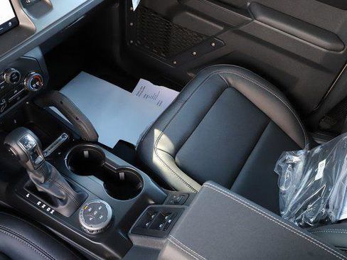 New 2025 Ford Bronco Badlands image 26