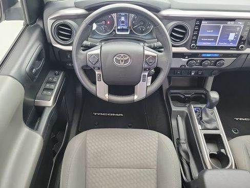 Used 2022 Toyota Tacoma SR5 RWD image 16