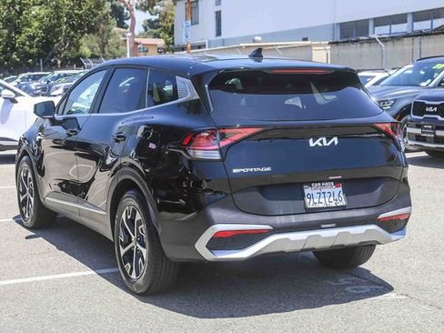 Used 2024 Kia Sportage EX FWD image 7