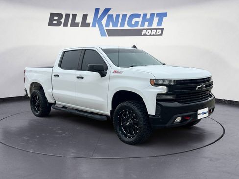 Used 2021 Chevrolet Silverado 1500 LT Trail Boss w/ LPO, Dark Essentials Package AWD/4WD image 7