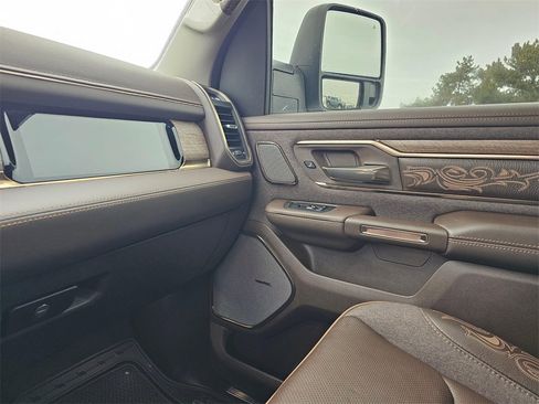 Used 2025 RAM 1500 Limited image 26