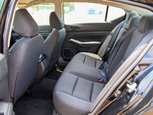 Used 2025 Nissan Altima 2.5 SV FWD image 9