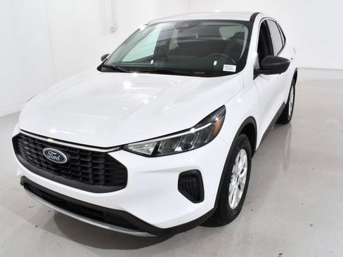 Used 2023 Ford Escape Active w/ Tech Pack #1 image 2